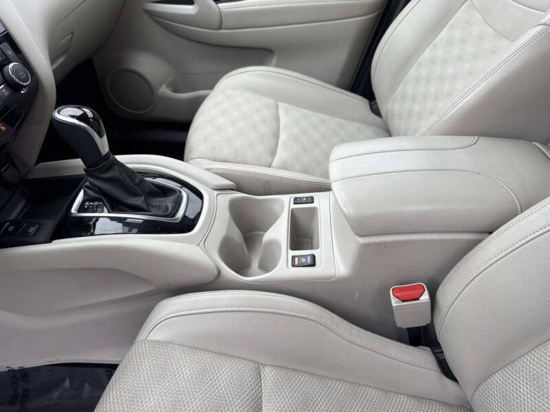 2022 Nissan Rogue Sport SV