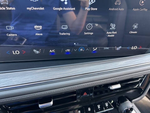 2025 Chevrolet Suburban LT