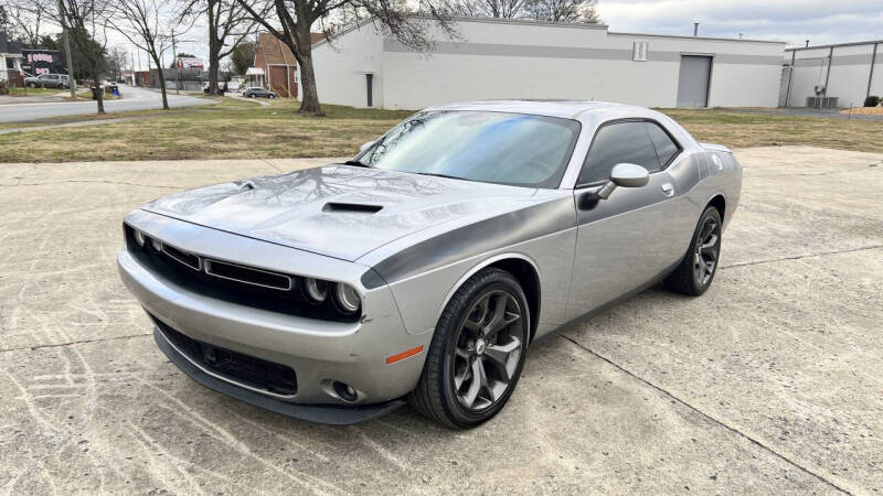 2018 Dodge Challenger SXT Plus