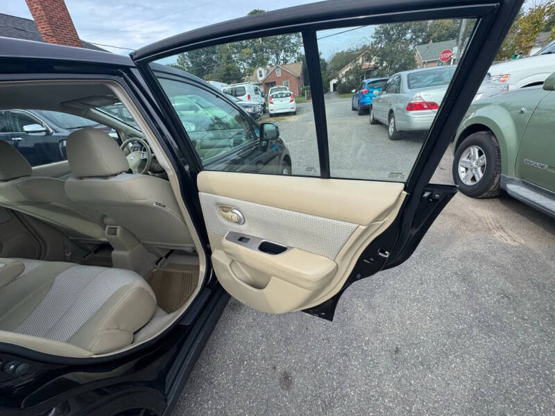 2009 Nissan Versa 1.8 S