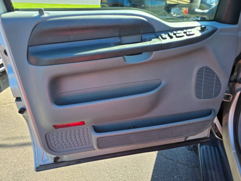 2004 Ford Excursion XLT