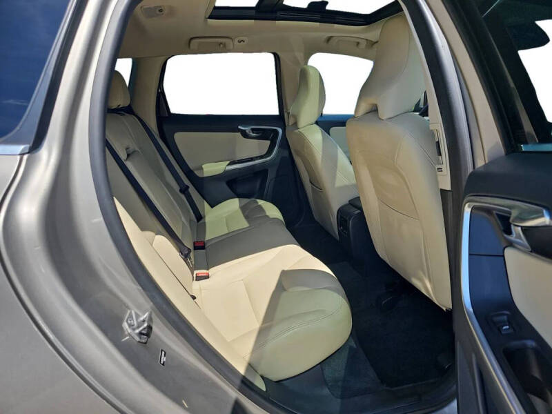 2016 Volvo XC60 T6 Platinum