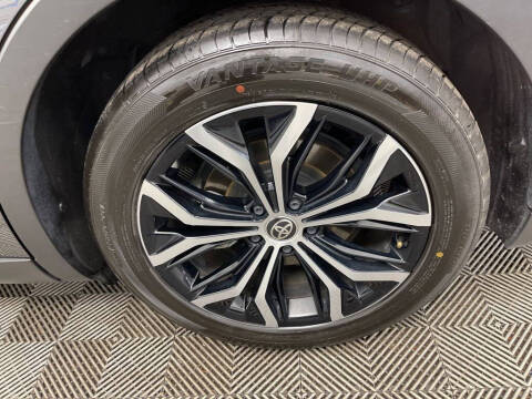 2024 Toyota Crown XLE