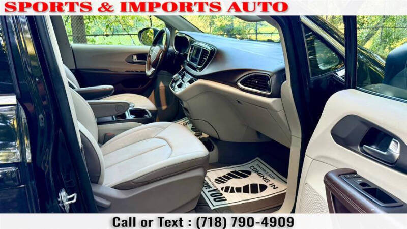 2020 Chrysler Voyager LXi