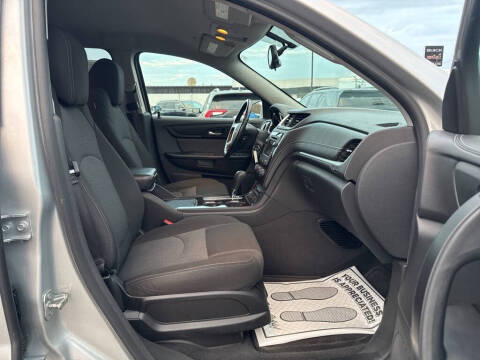 2017 Chevrolet Traverse LT