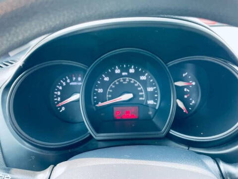 2015 Kia Rio 5-Door LX