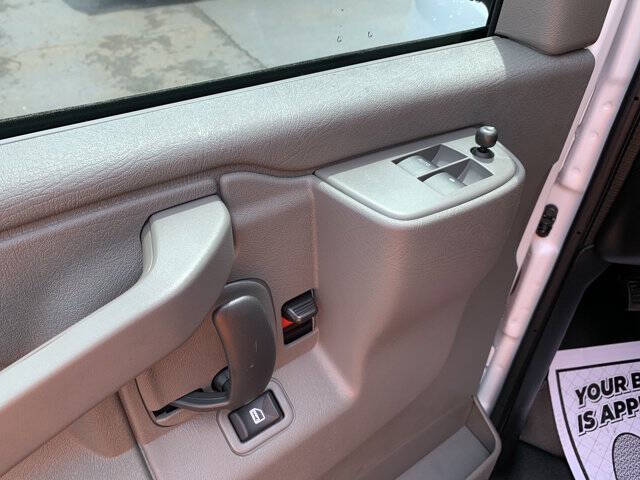 2025 Chevrolet Express 2500