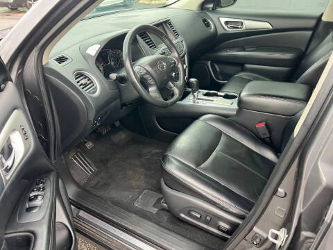 2020 Nissan Pathfinder SL