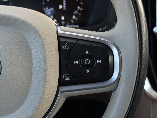 2022 Volvo S60 B5 Momentum