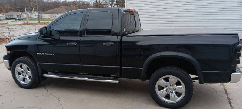 2005 Dodge Ram 1500 Pickup ST photo 2