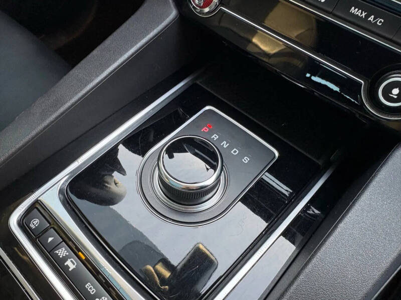 2020 Jaguar F-PACE 25t Premium