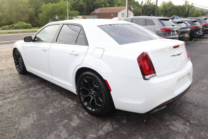 2019 Chrysler 300 S