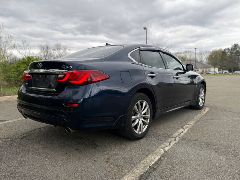 2015 Infiniti Q70 3.7