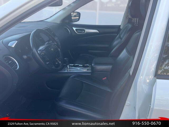 2020 Nissan Pathfinder SL