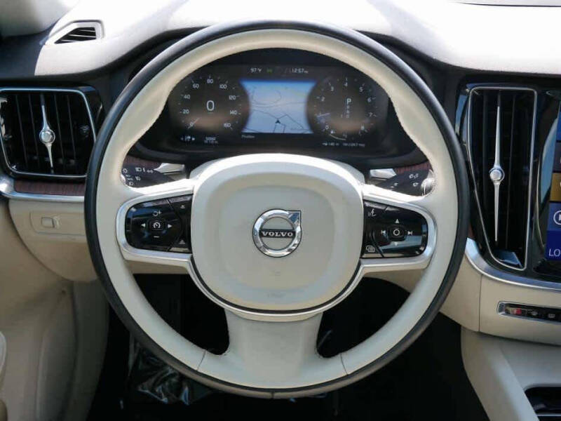 2021 Volvo S60 T5 Momentum