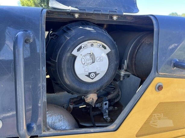 2020 DEERE 450 LGP