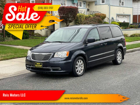 2013 Chrysler Town and Country for sale at Reis Motors LLC in Lawrence NY