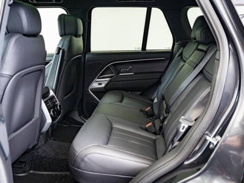 2025 Land Rover Range Rover P400 SE