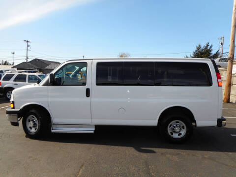 2017 Chevrolet Express LT 3500