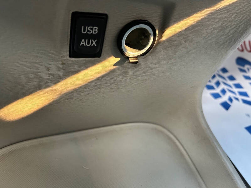 2013 Toyota Sienna LE 8-Passenger