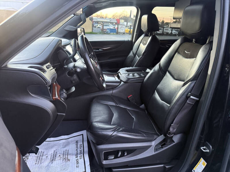 2015 Cadillac Escalade Luxury