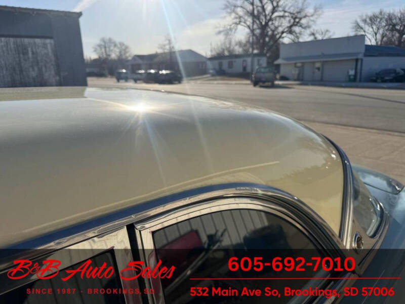 1952 Ford Crestline