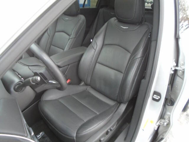 2022 Cadillac XT4 Premium Luxury