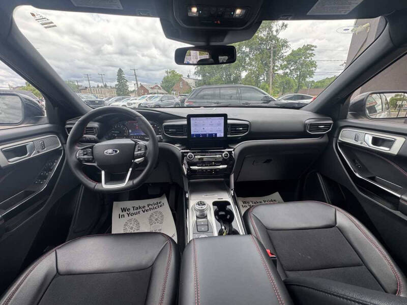 2024 Ford Explorer ST-Line