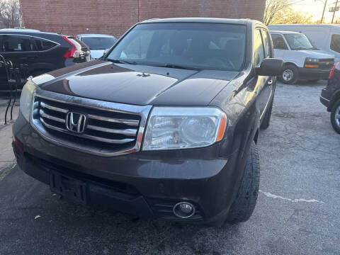 2014 Honda Pilot for sale at Best Deal Motors in Saint Charles MO