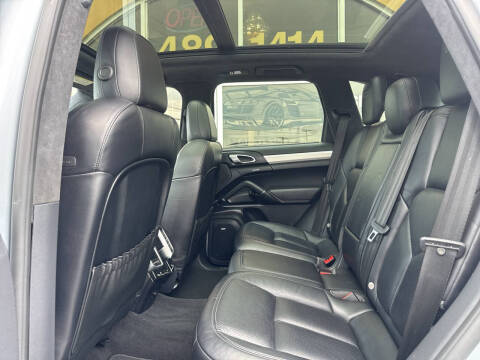 2016 Porsche Cayenne GTS