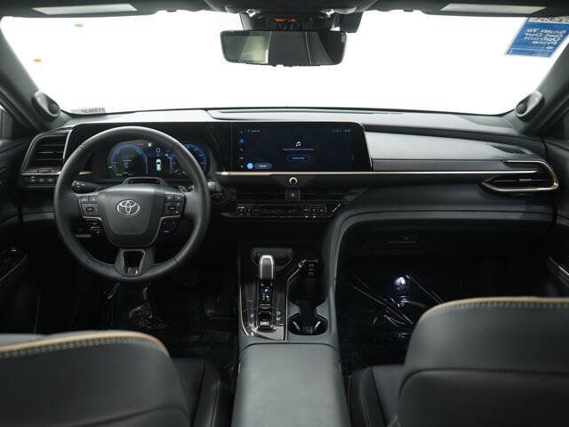 2025 Toyota Crown Signia Limited