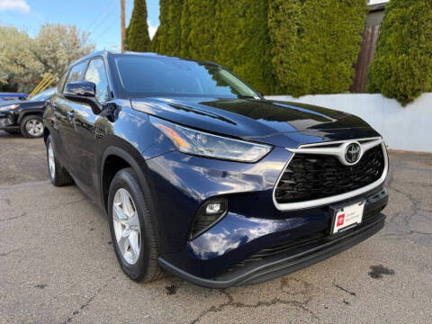 2025 Toyota Highlander LE