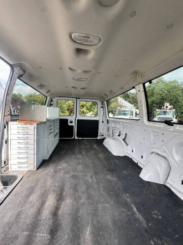 2004 Ford E-Series