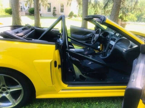 2004 Ford Mustang GT Deluxe