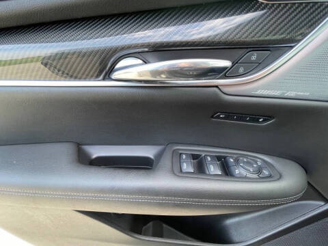 2023 Cadillac XT6 Sport