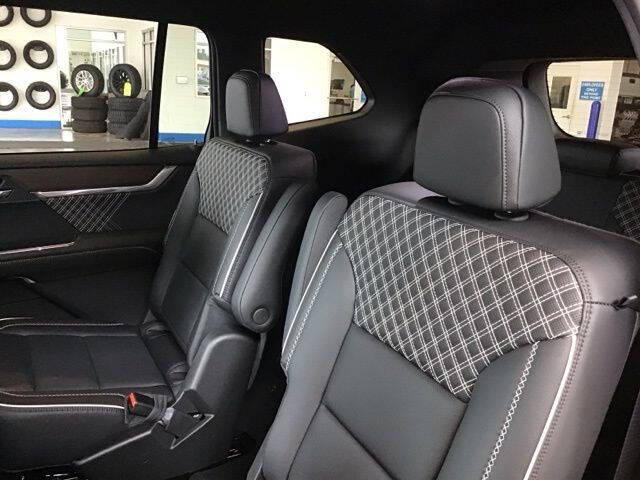 2025 GMC Acadia Denali