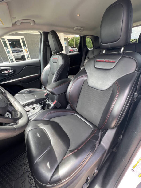 2020 Jeep Cherokee Trailhawk