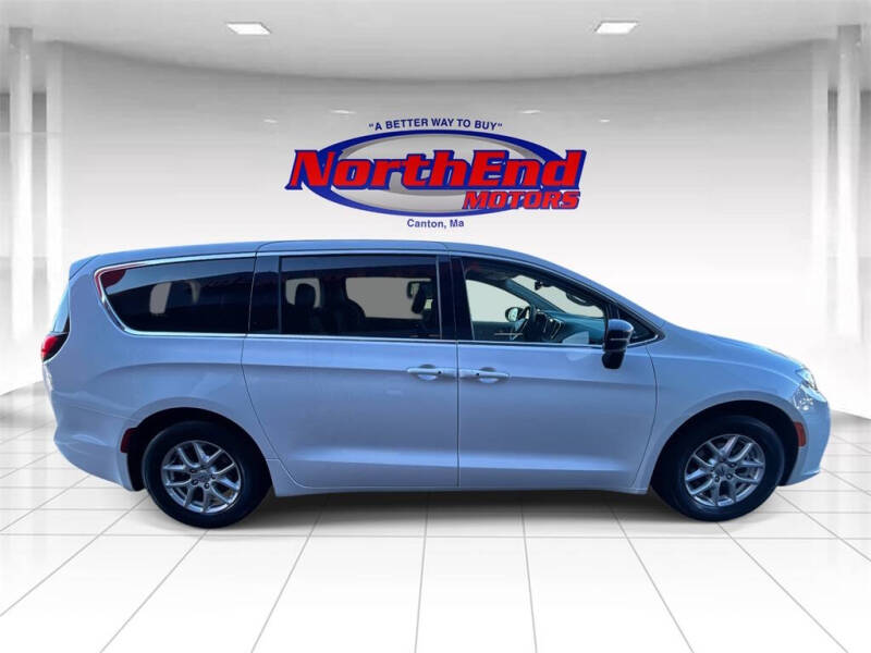 2024 Chrysler Pacifica Touring L