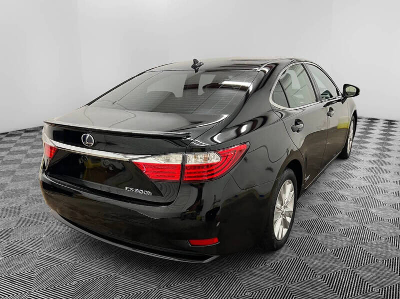 2014 Lexus ES 300h