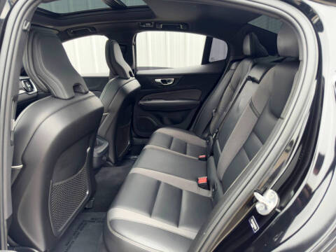 2024 Volvo S60 B5 Plus Black Edition