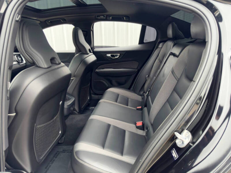 2024 Volvo S60 B5 Plus Black Edition