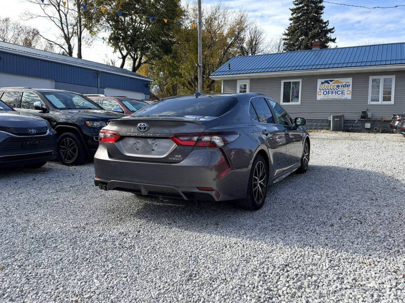 2023 Toyota Camry Hybrid SE