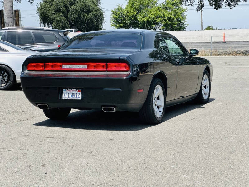 2014 Dodge Challenger SXT