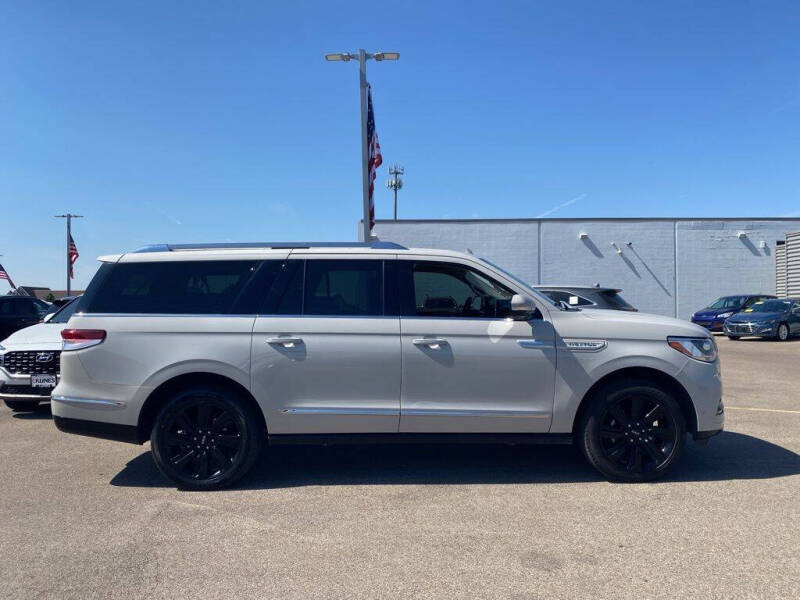 2023 Lincoln Navigator L Reserve