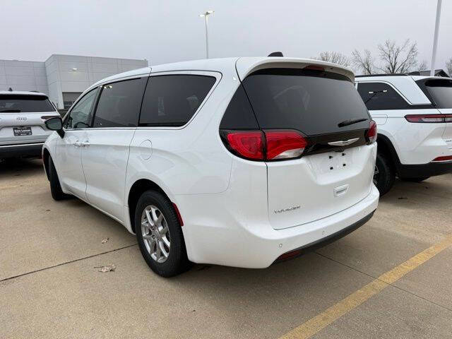 2026 Chrysler Voyager LX