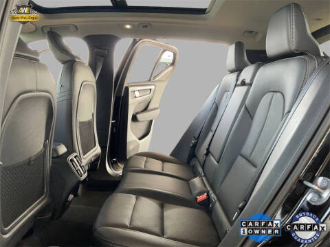 2025 Volvo XC40 B5 Plus Bright Theme