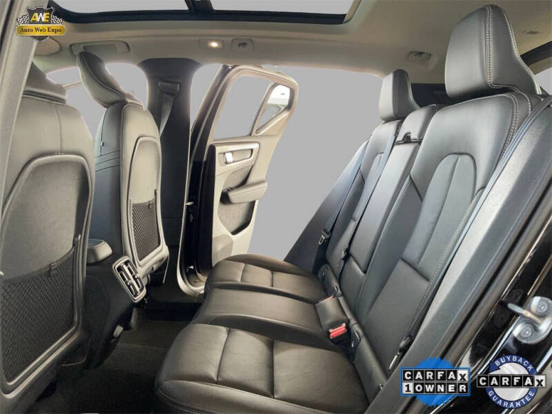 2025 Volvo XC40 B5 Plus Bright Theme