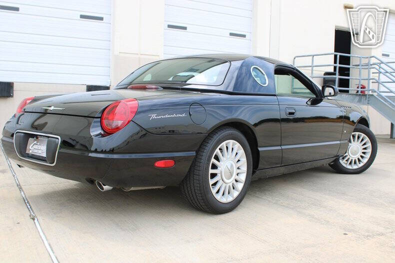 2004 Ford Thunderbird Deluxe
