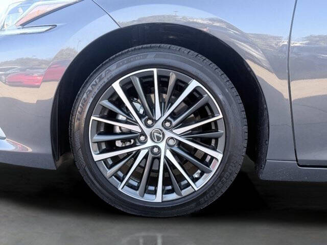 2025 Lexus ES 300h F SPORT Design