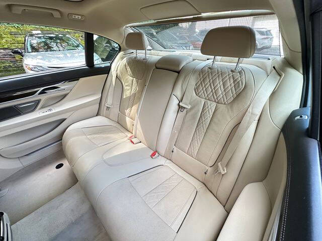 2017 BMW 7 Series 740i